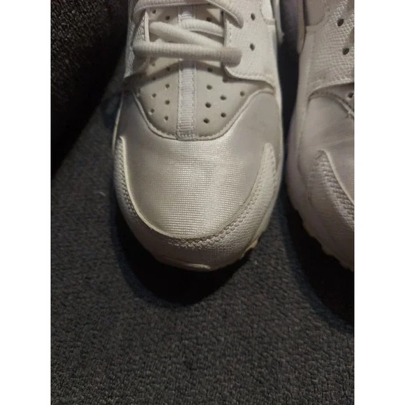 Nike Huarache Triple White Shoes Sneakers White Cream Womens Size 7.5 - Picture 2 of 12